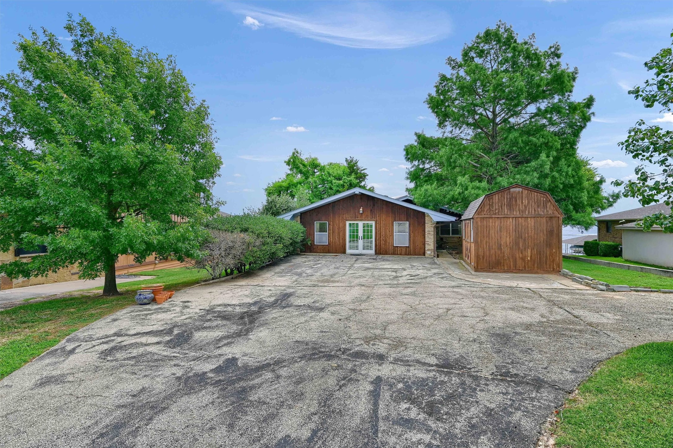 105 Cheyenne Drive Lake Kiowa TX 76240