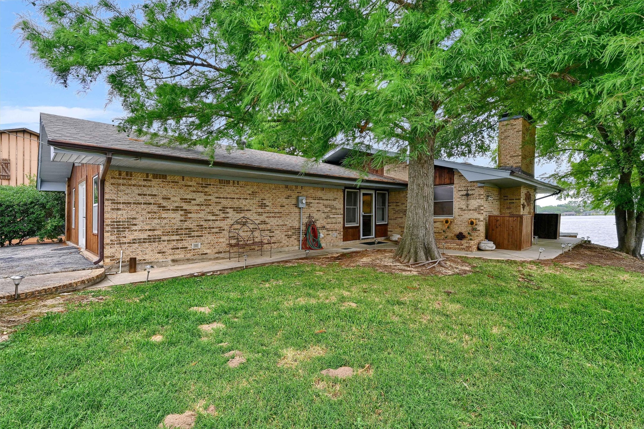 105 Cheyenne Drive Lake Kiowa TX 76240