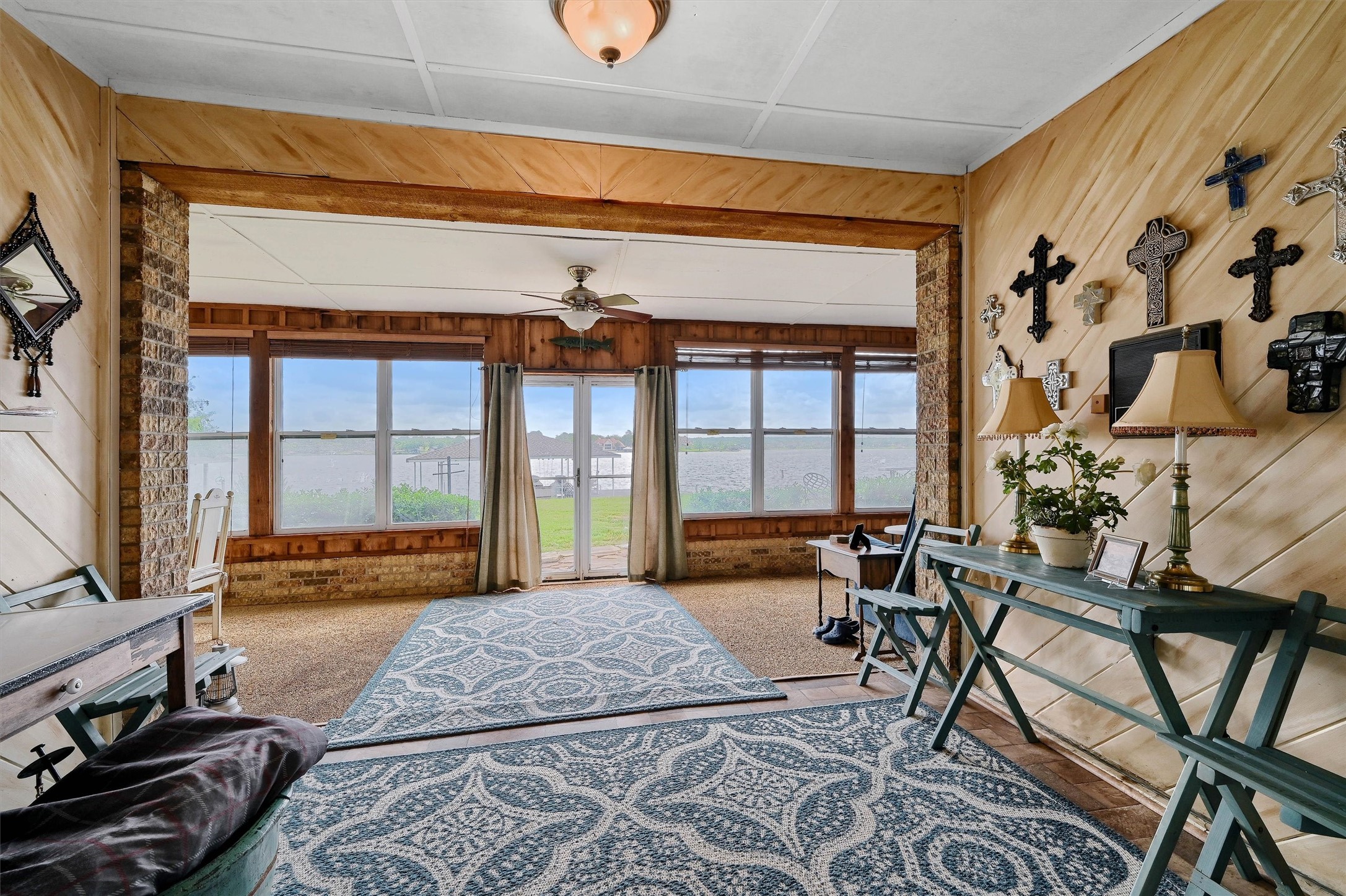 105 Cheyenne Drive Lake Kiowa TX 76240