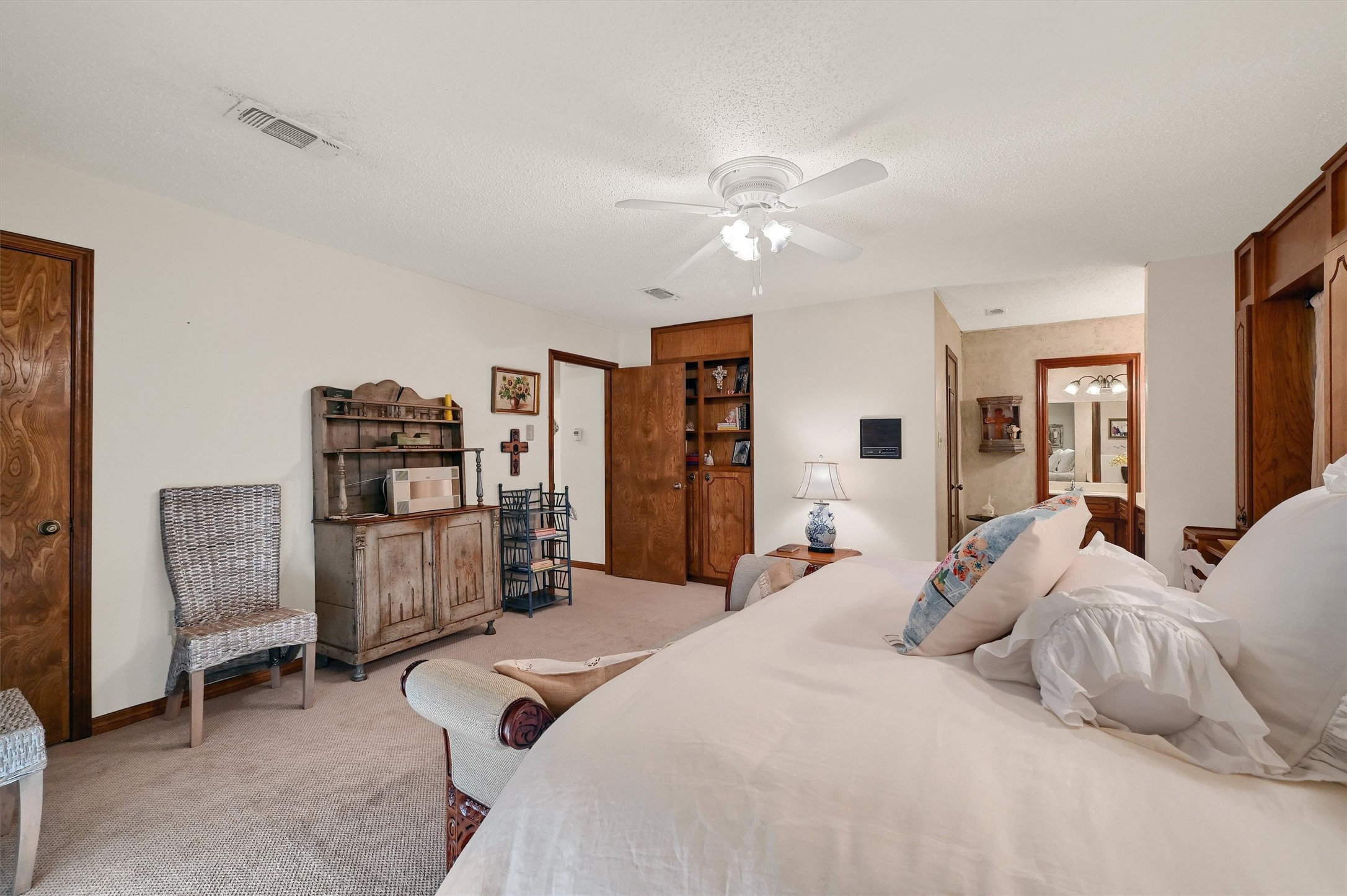 105 Cheyenne Drive Lake Kiowa TX 76240