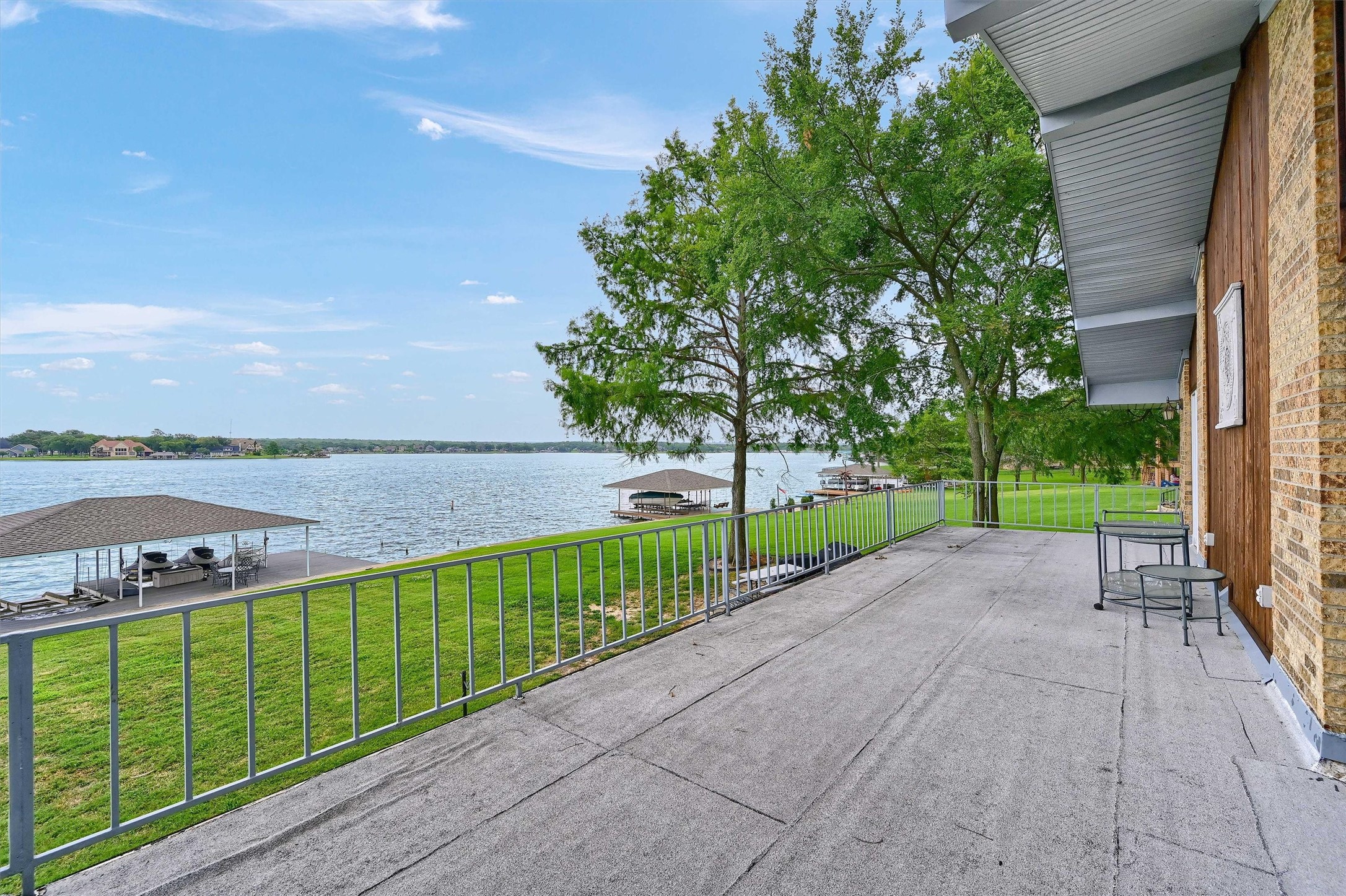 105 Cheyenne Drive Lake Kiowa TX 76240