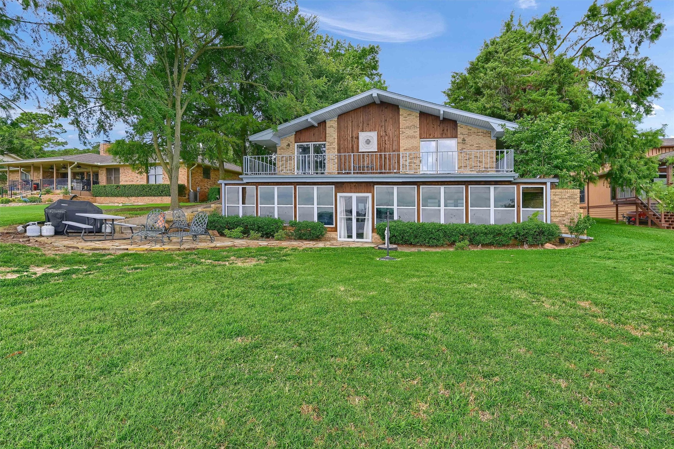 105 Cheyenne Drive Lake Kiowa TX 76240