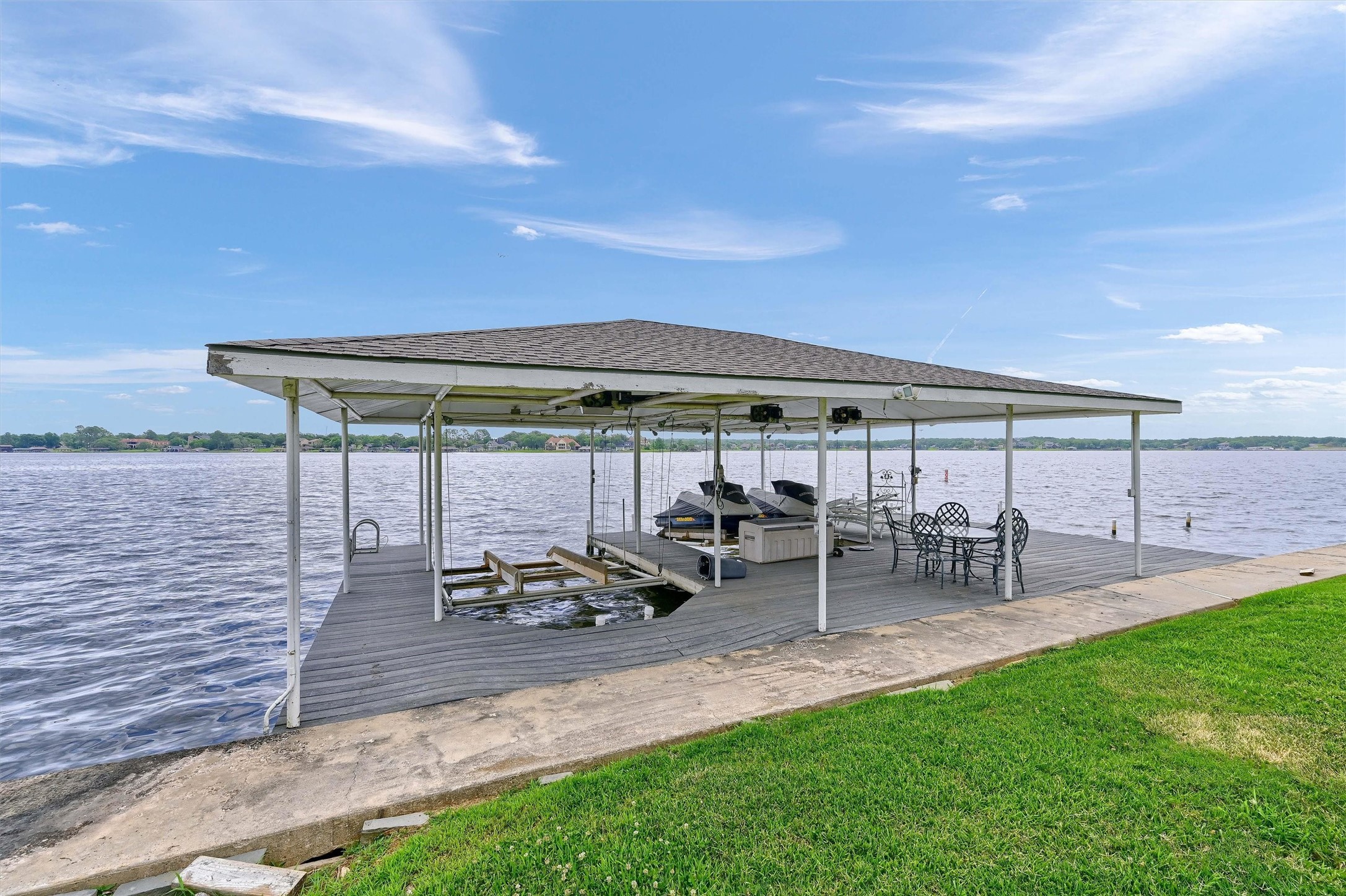 105 Cheyenne Drive Lake Kiowa TX 76240