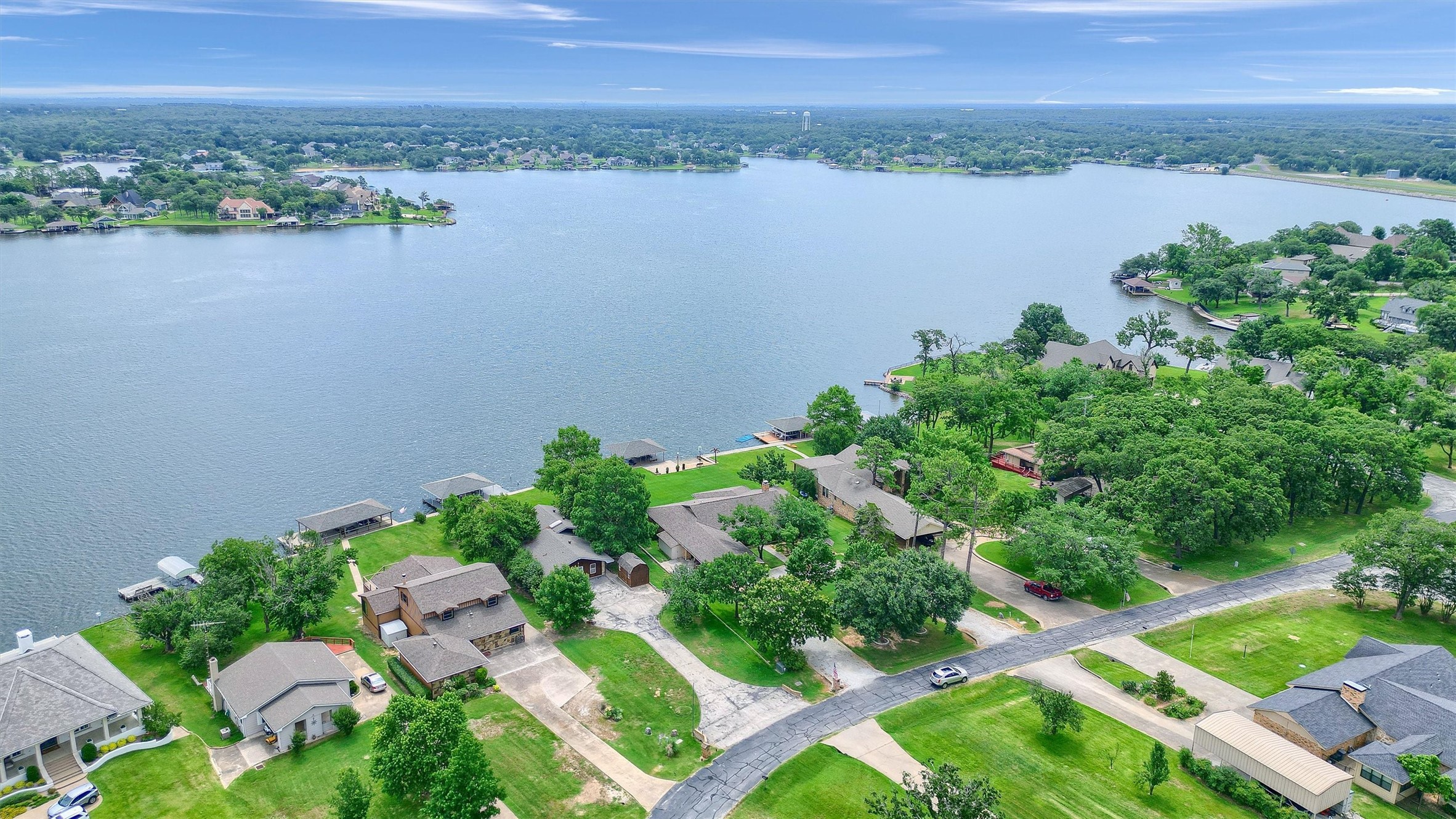 105 Cheyenne Drive Lake Kiowa TX 76240