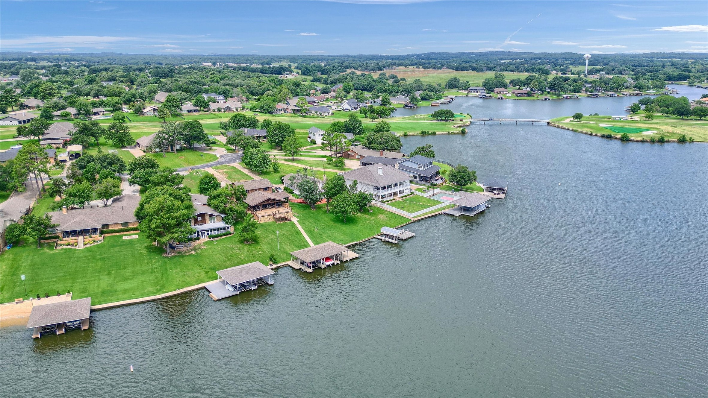 105 Cheyenne Drive Lake Kiowa TX 76240