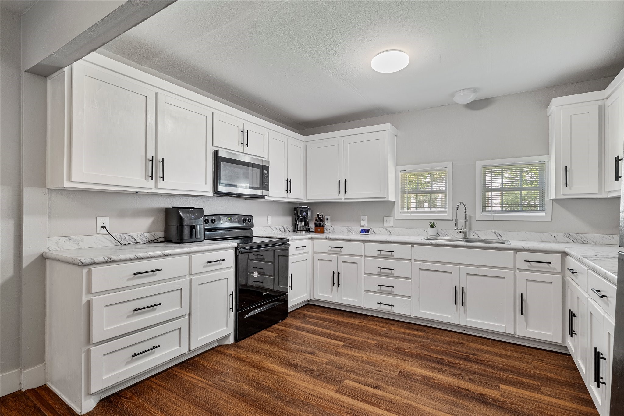 25 W Parnell Street Denison TX 75020