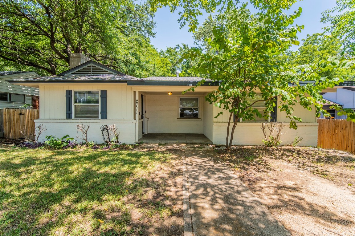 2711 Avon Street Dallas TX 75211