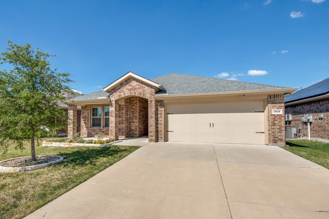 1810 Yale Street Farmersville TX 75442