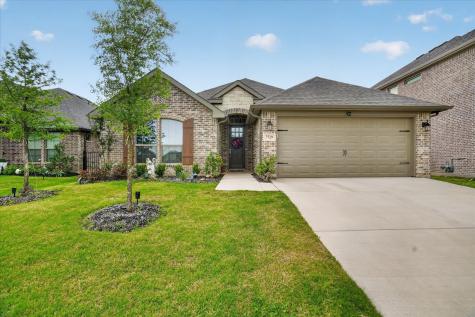 7729 Gatevine Avenue Joshua TX 76058