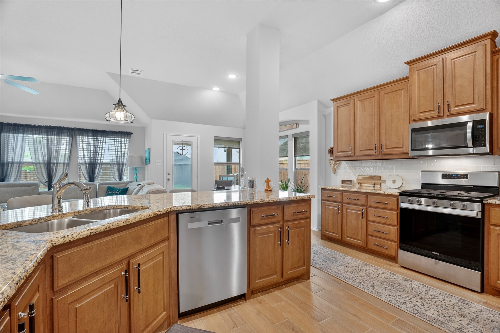 7729 Gatevine Avenue Joshua TX 76058