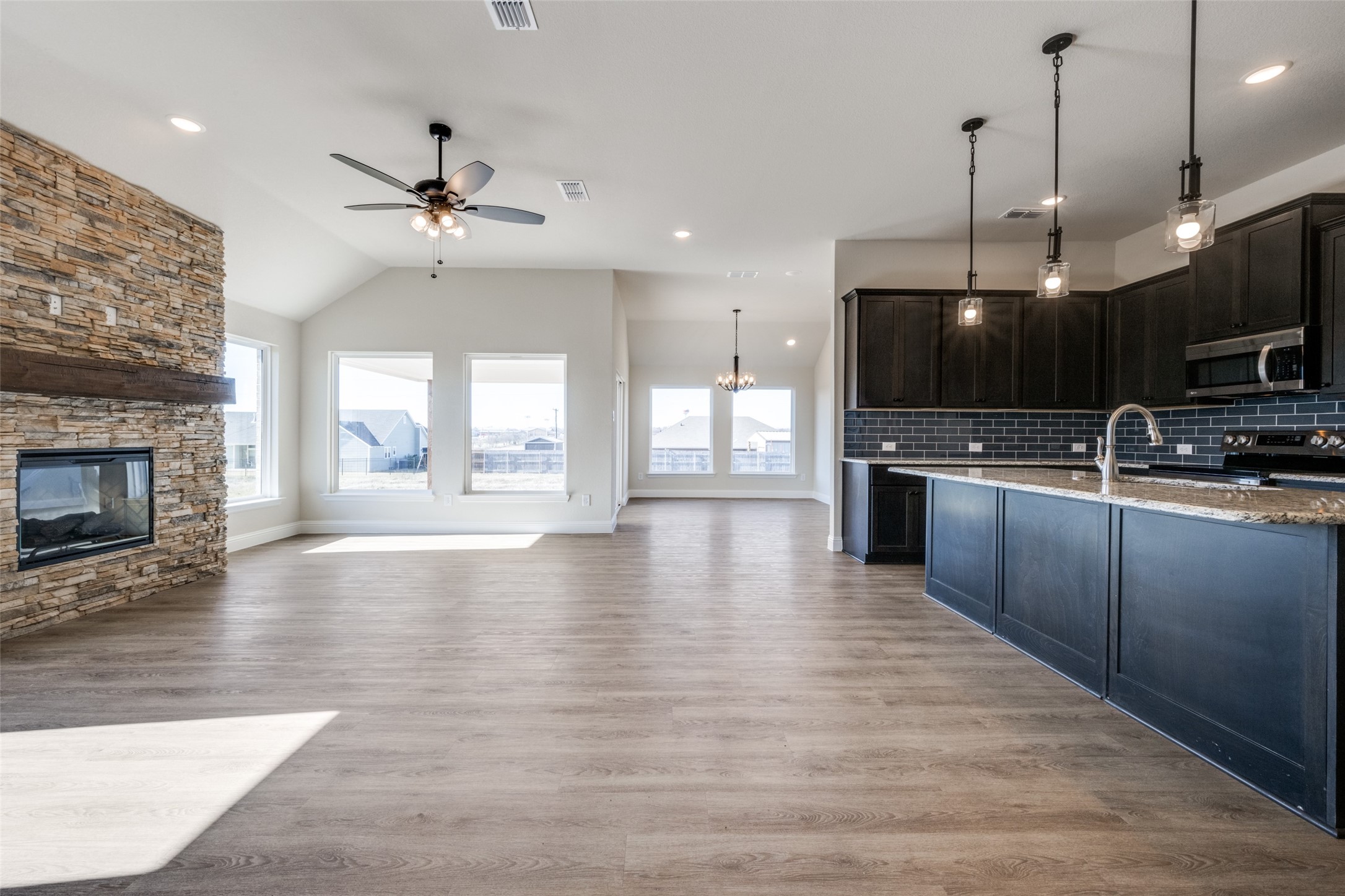 104 Ranchview Valley View TX 76272