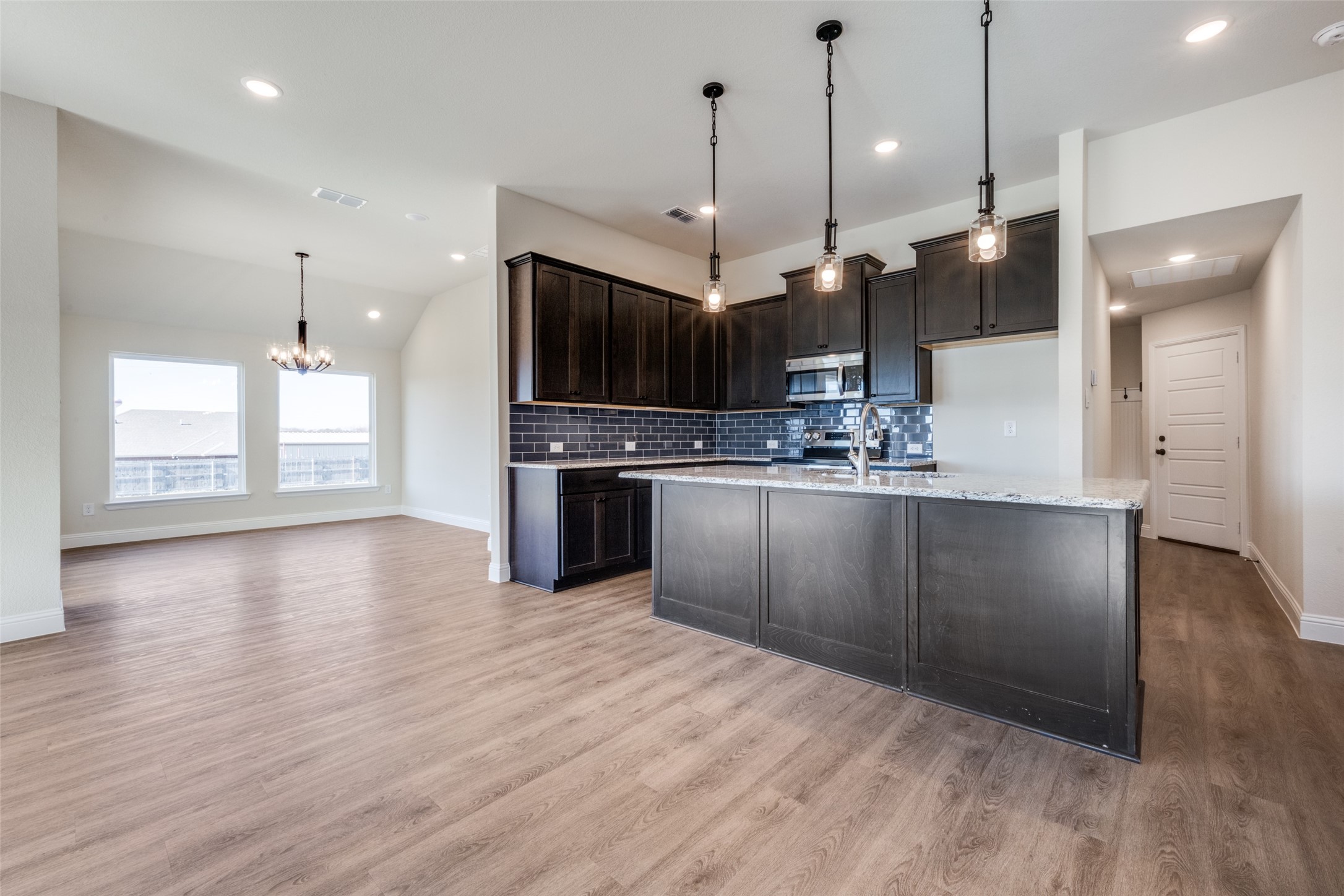 104 Ranchview Valley View TX 76272
