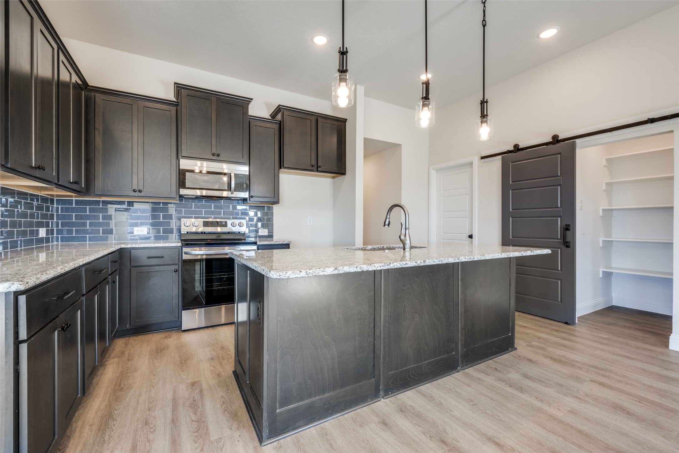 104 Ranchview Valley View TX 76272