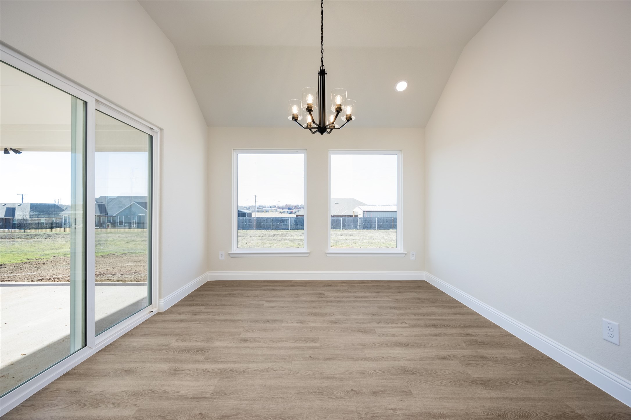 104 Ranchview Valley View TX 76272
