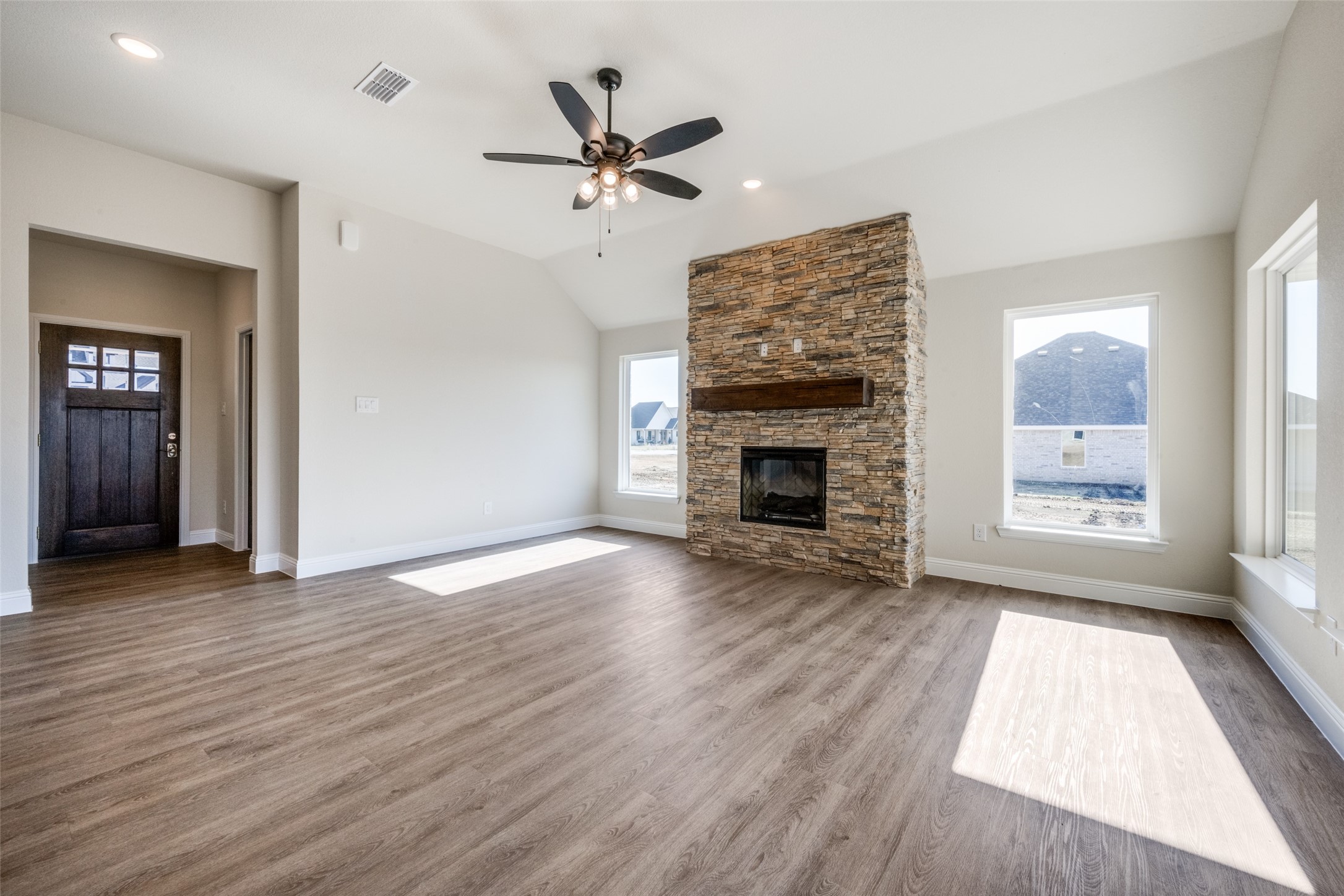 104 Ranchview Valley View TX 76272
