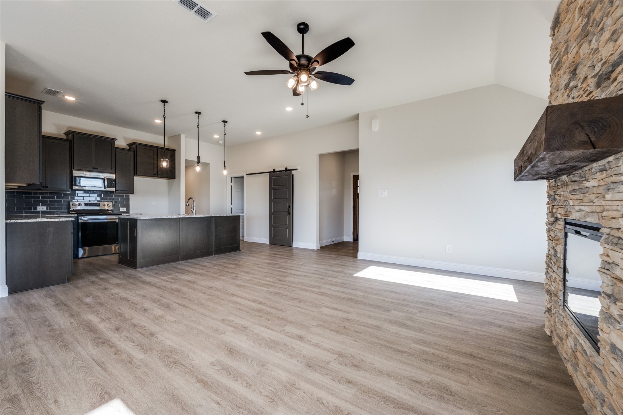 104 Ranchview Valley View TX 76272