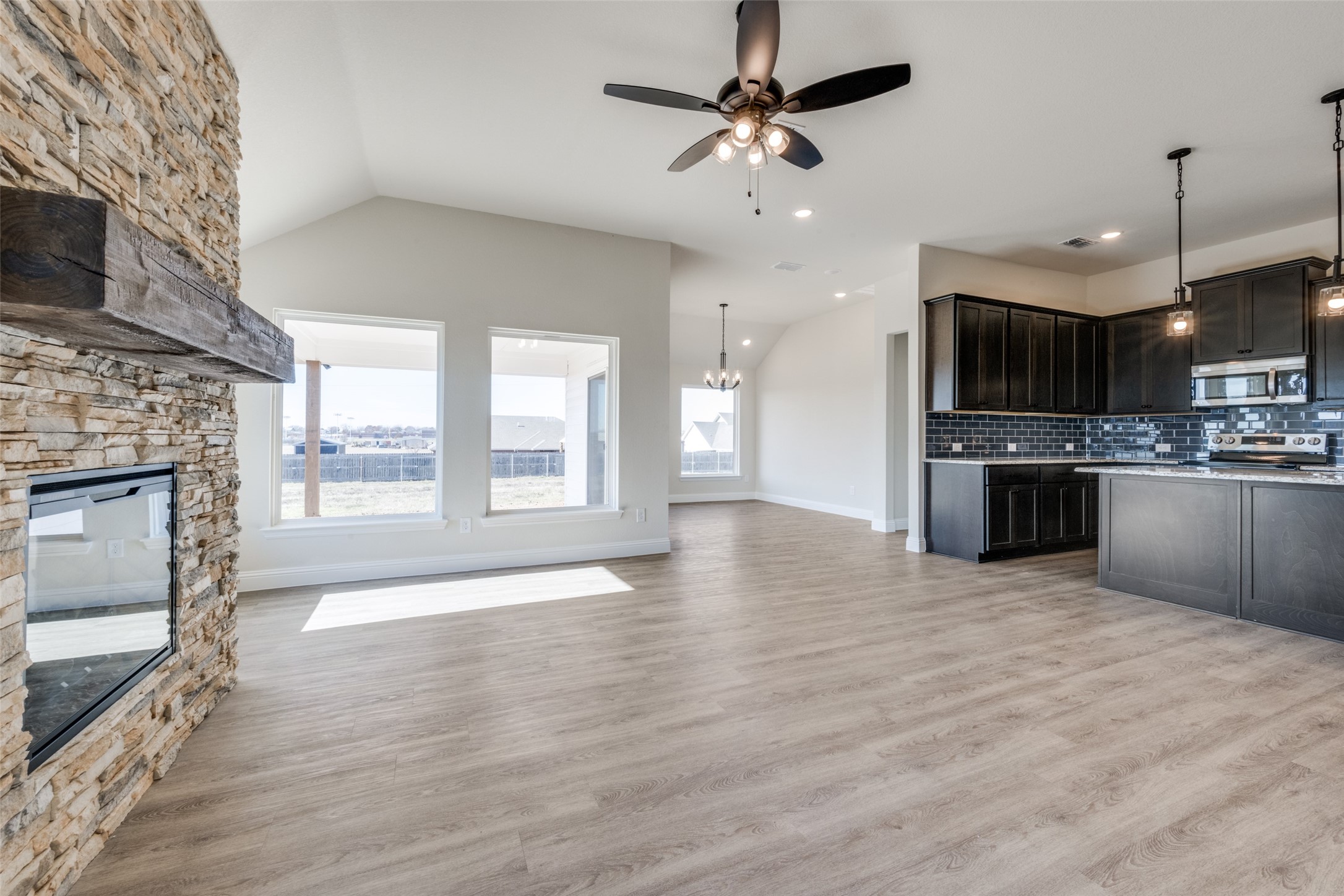 104 Ranchview Valley View TX 76272