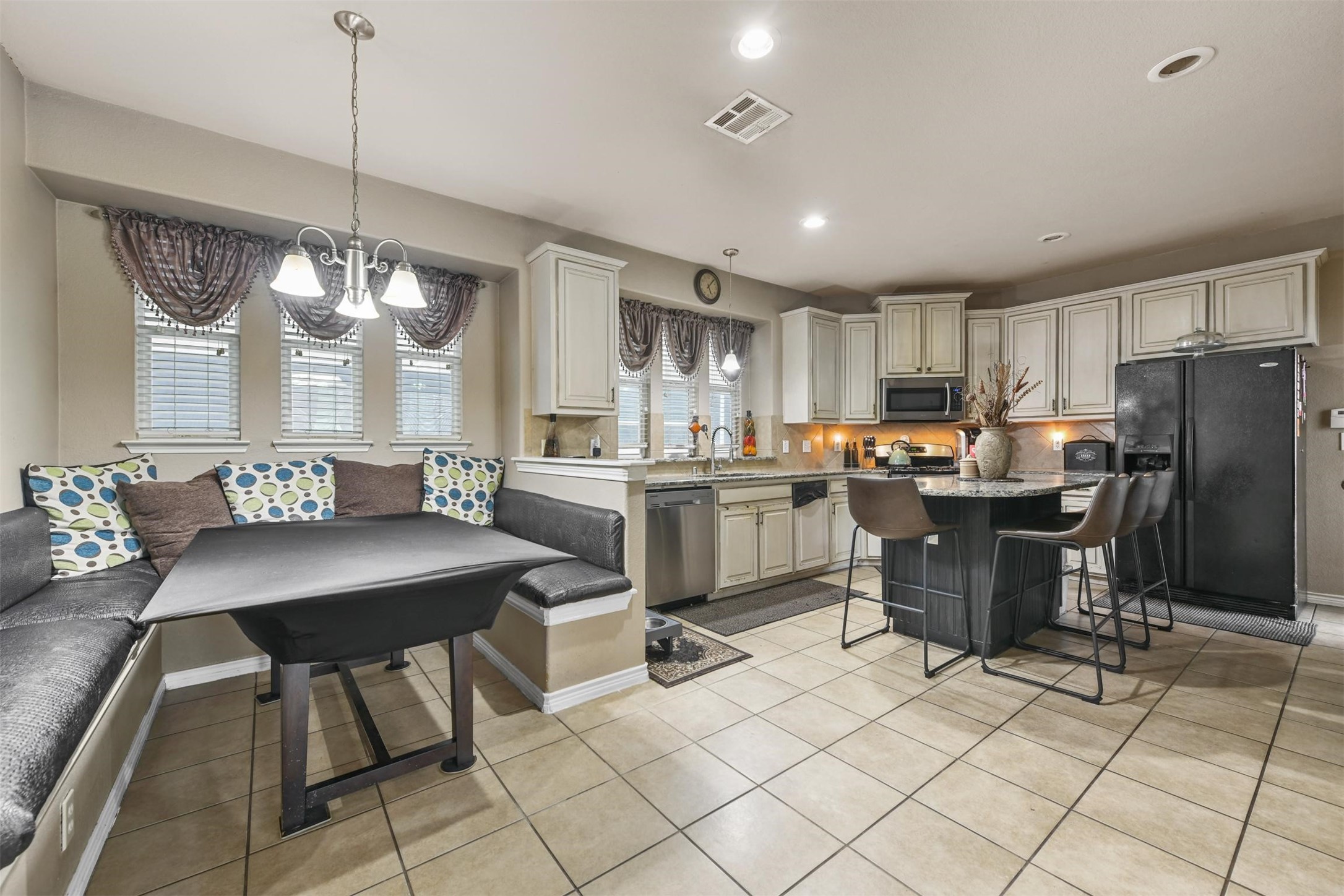1005 King George Lane Savannah TX 76227