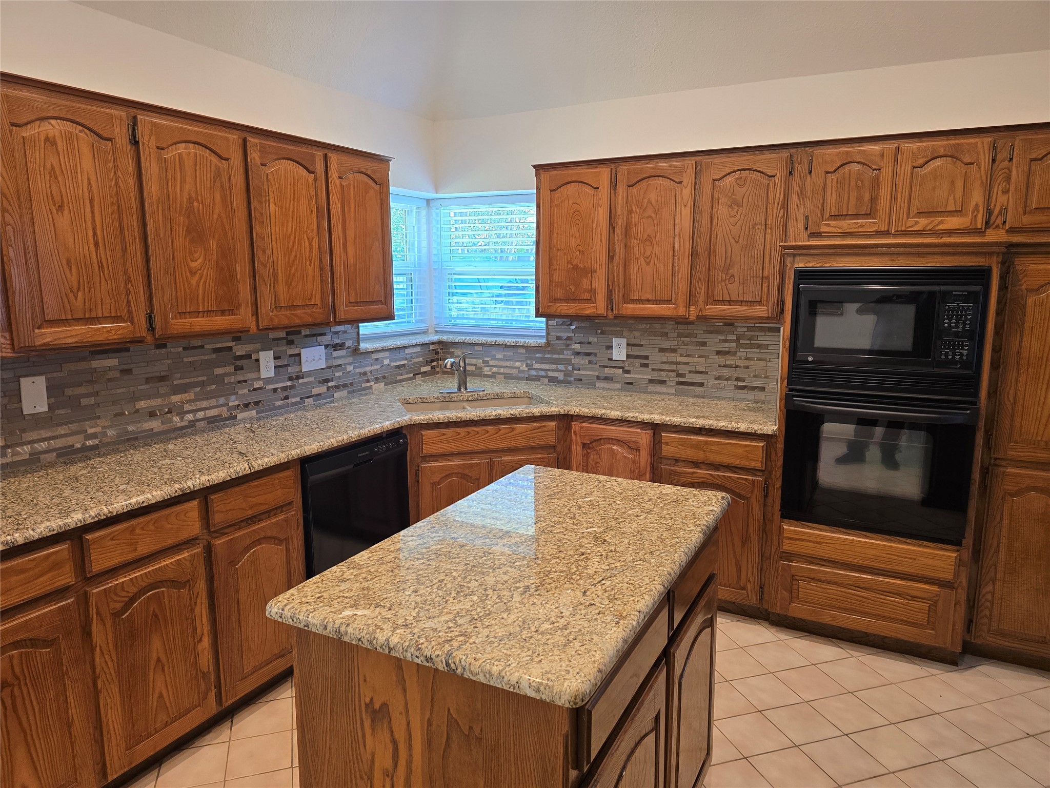 2954 Woodland Hills Drive Grapevine TX 76051