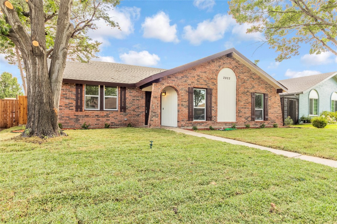 2922 Ivanridge Lane Garland TX 75044