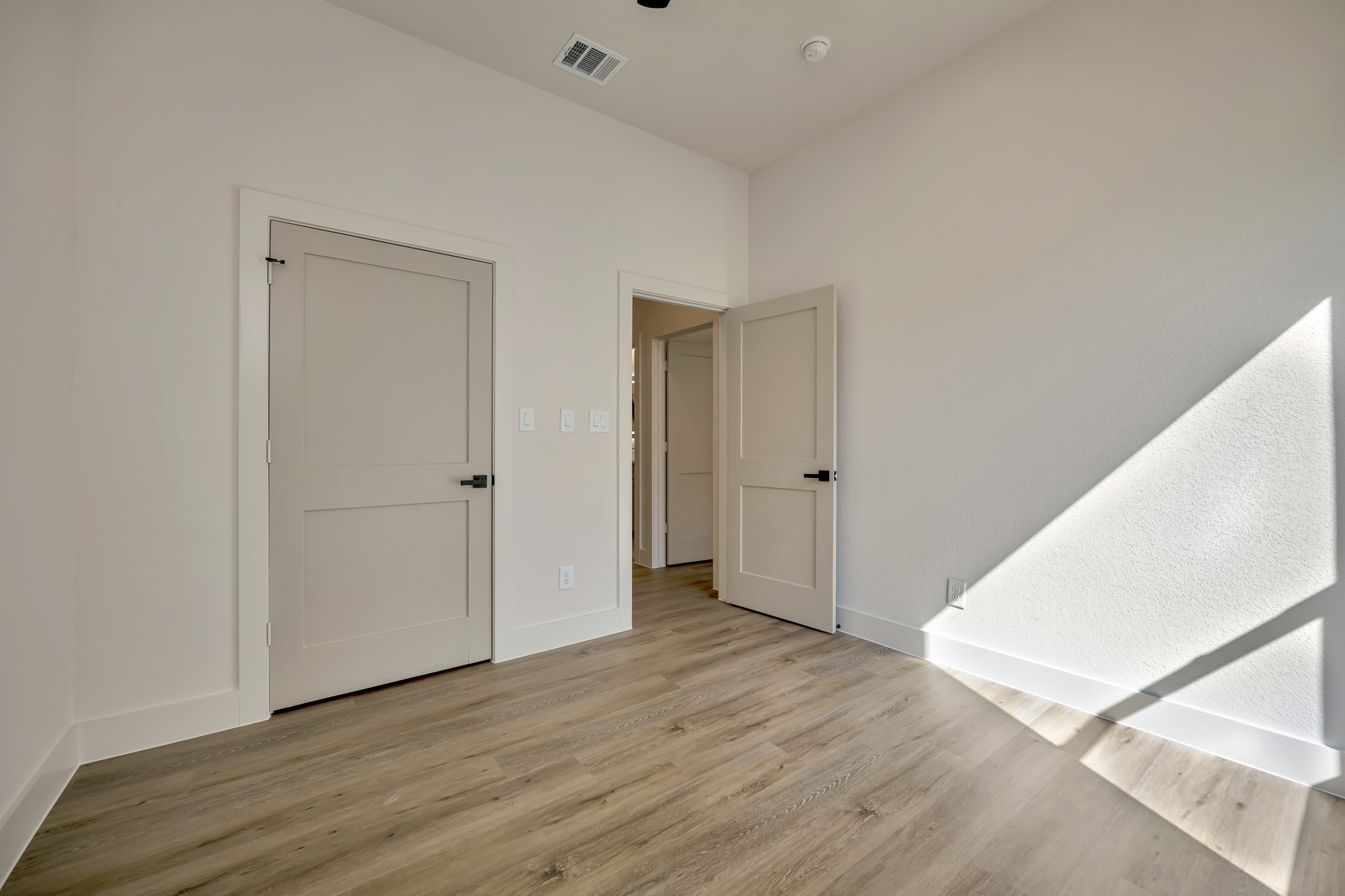 929 E Magnolia Avenue Fort Worth TX 76104