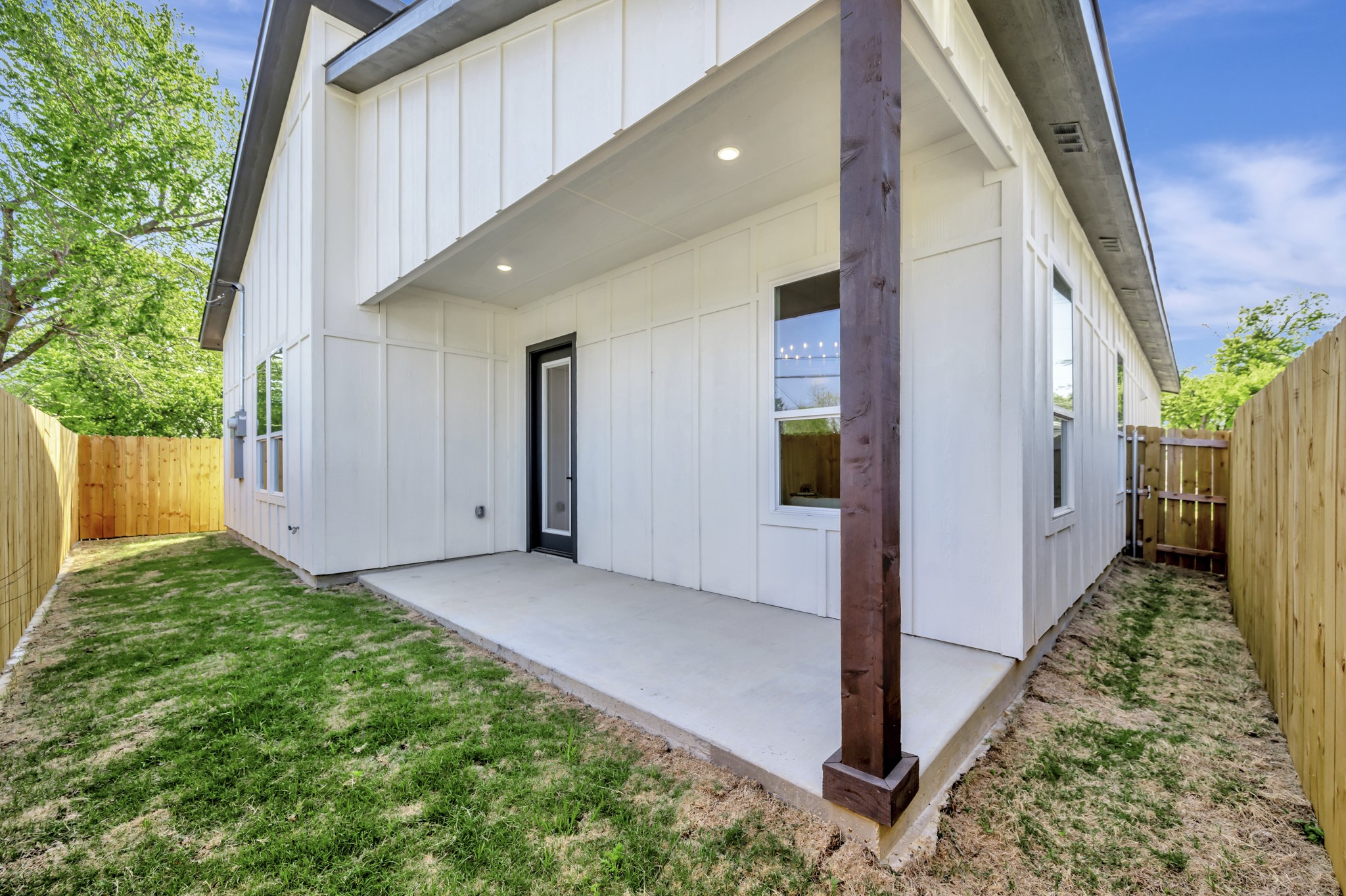 929 E Magnolia Avenue Fort Worth TX 76104