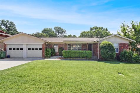 804 Lee Drive Bedford TX 76022