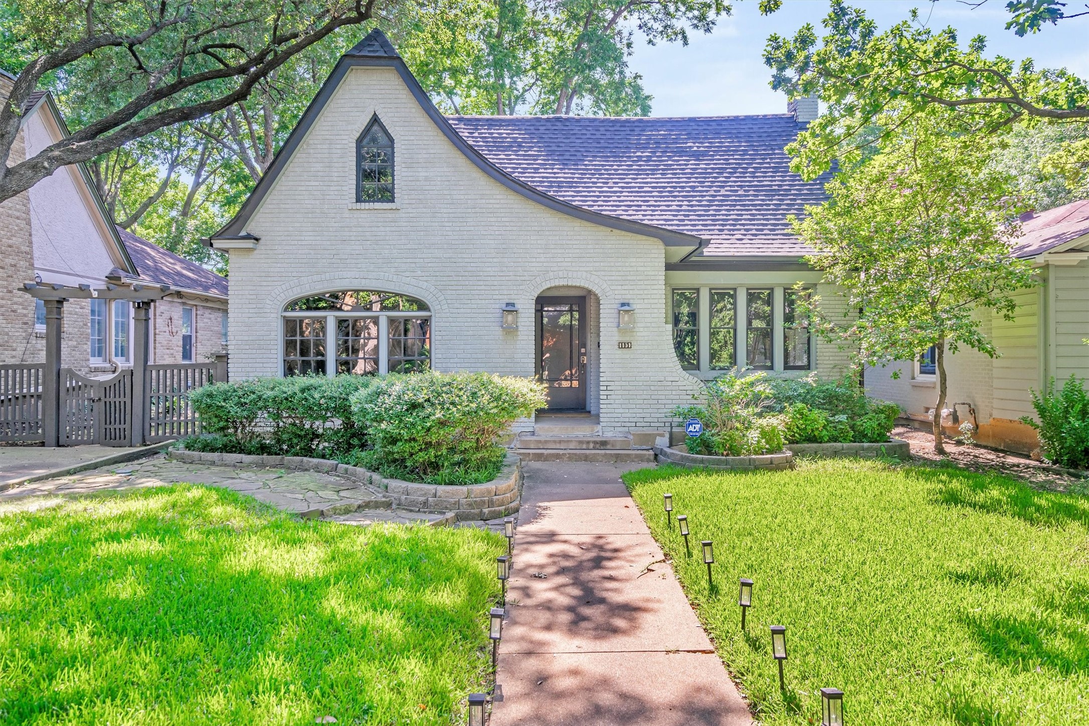 1151 N Winnetka Avenue Dallas TX 75208