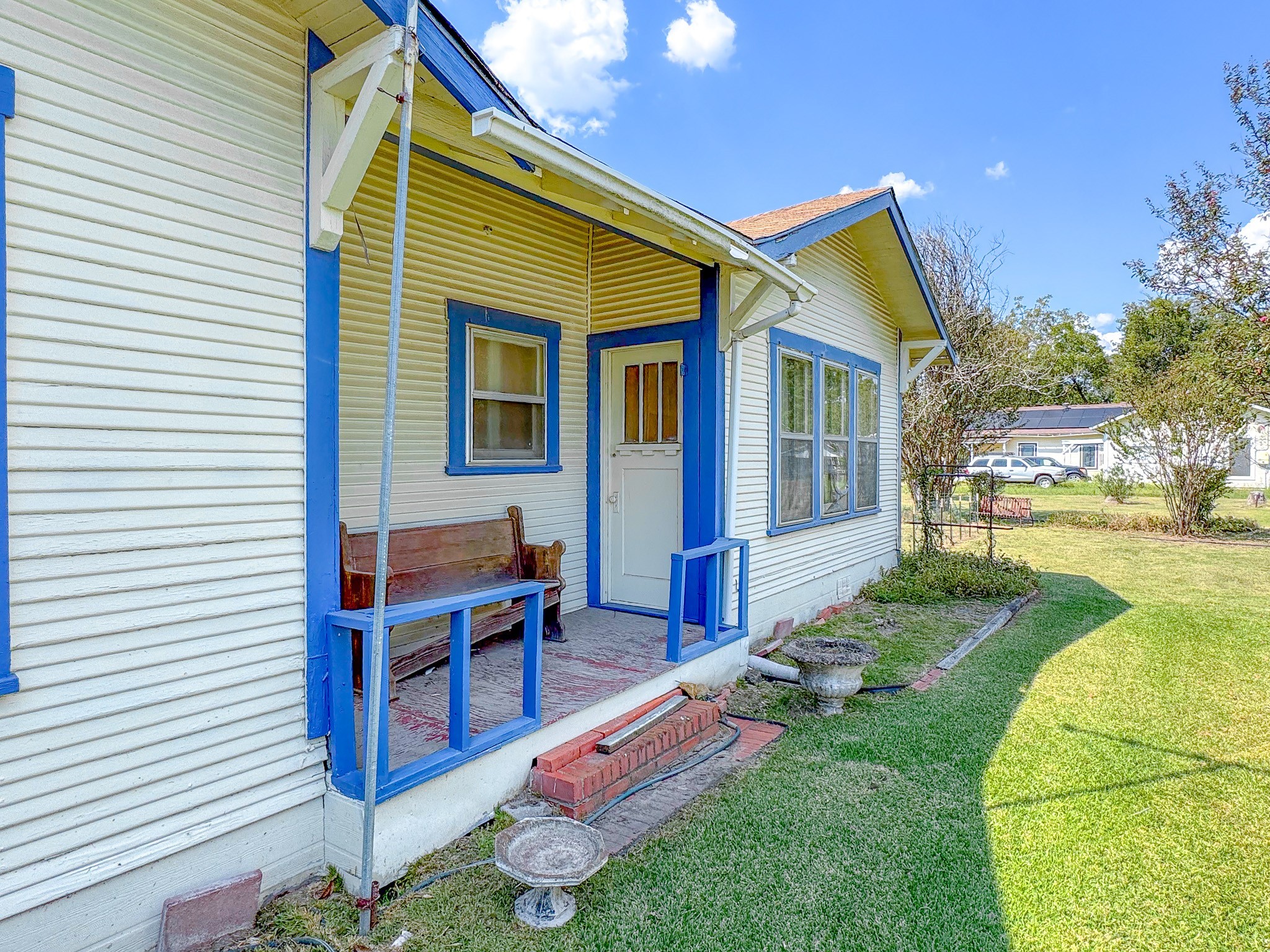 512 SW 2nd Street Kerens TX 75144