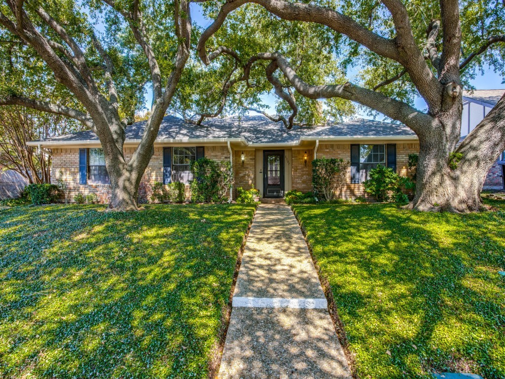 8907 Maple Glen Drive Dallas TX 75231