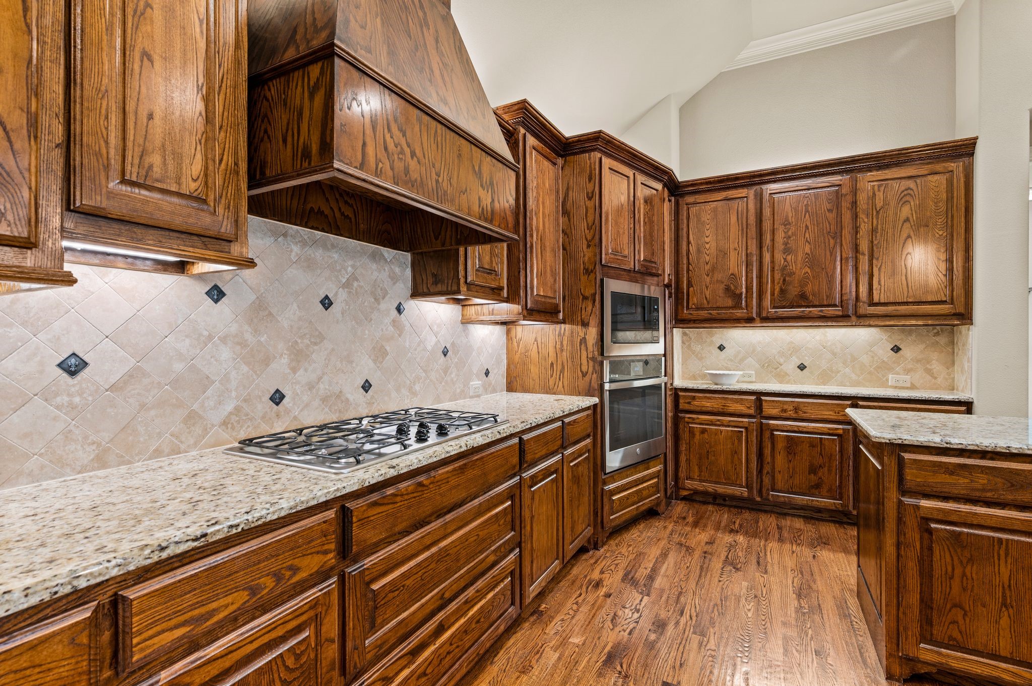 825 Creekview Lane Colleyville TX 76034
