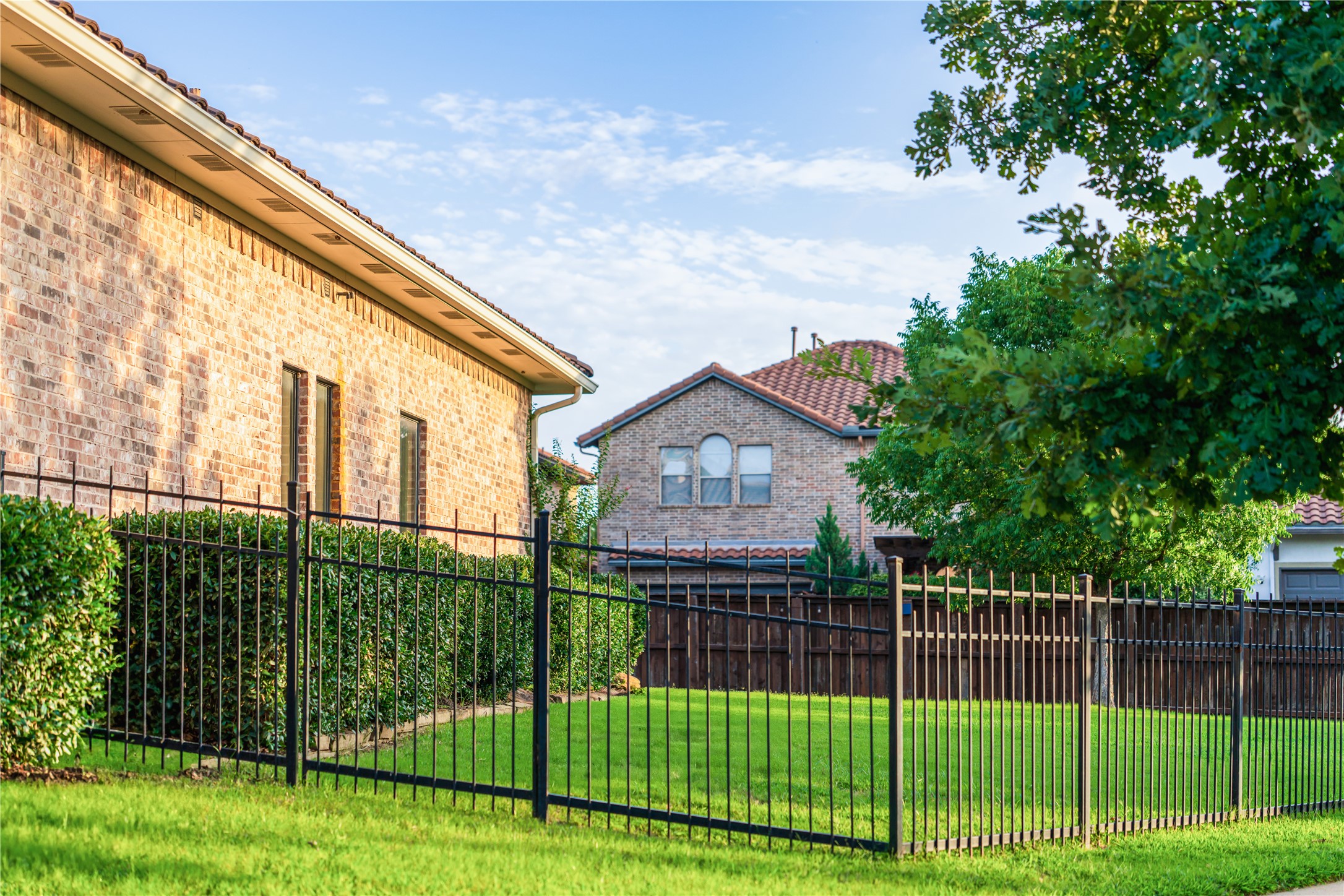 6527 Barcelona Irving TX 75039
