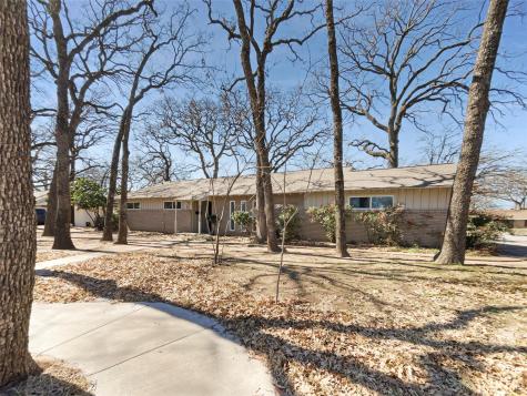 309 Lincolnshire Drive Irving TX 75061