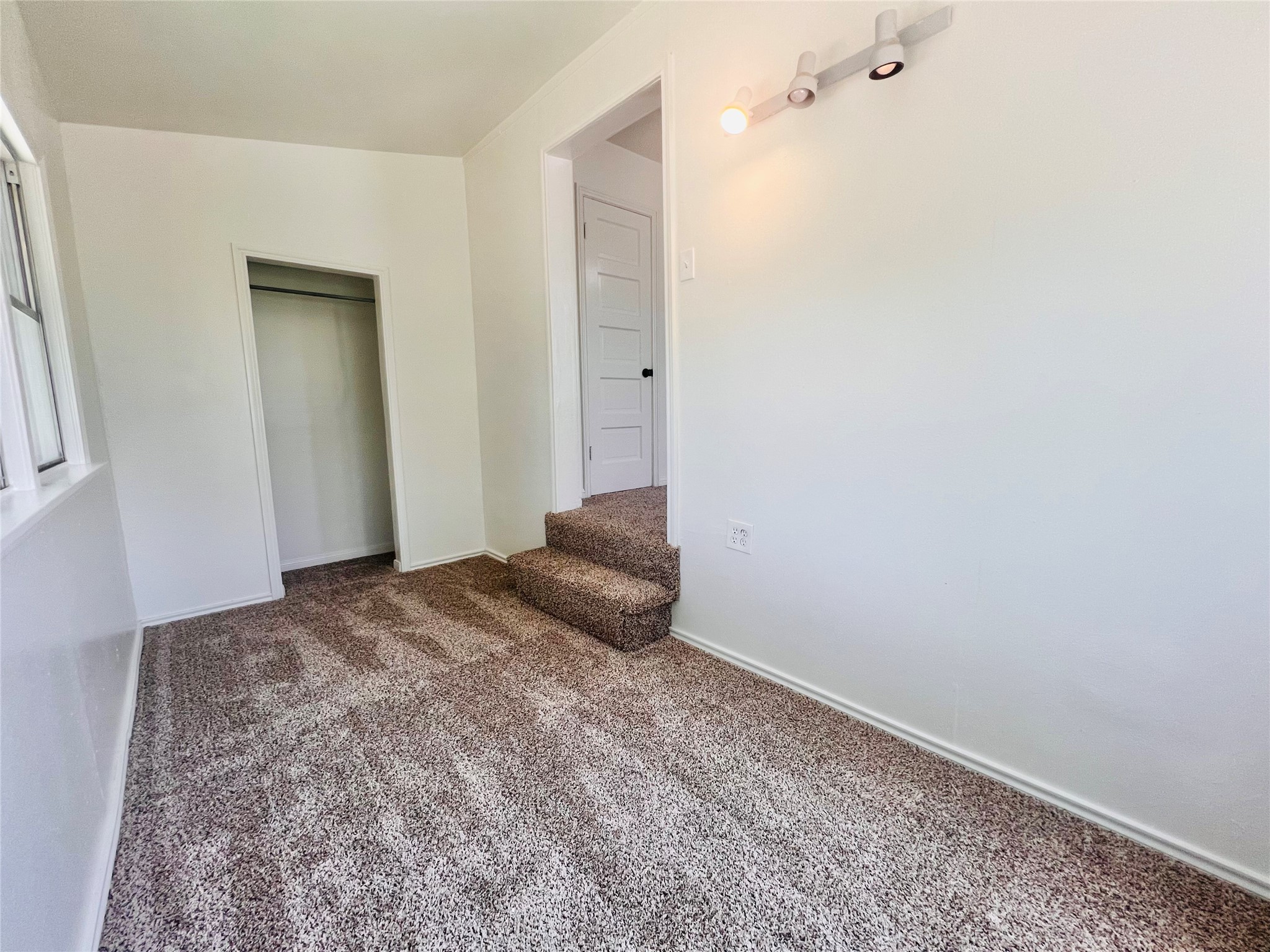 2101 Layton Avenue Haltom City TX 76117