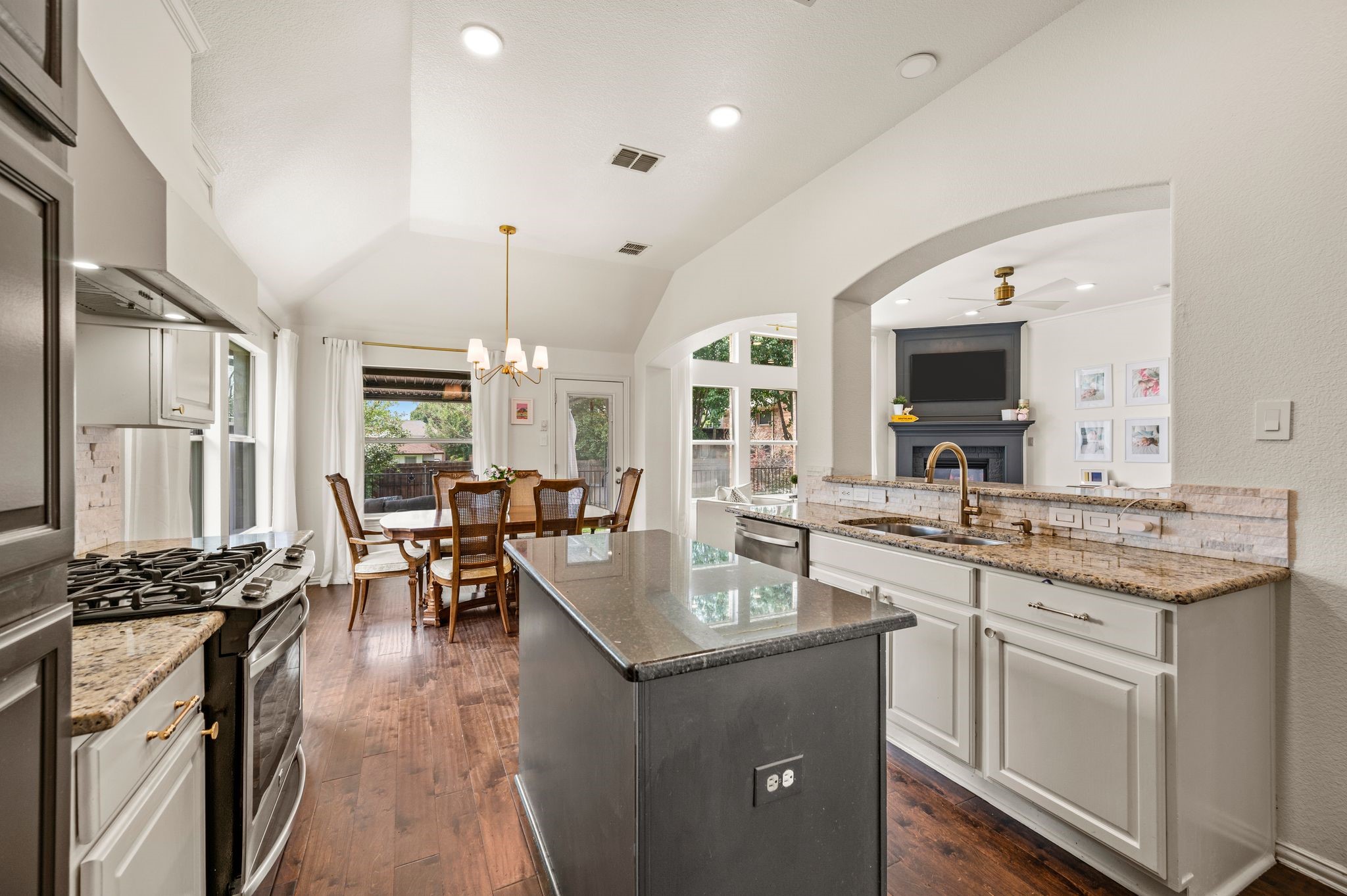3513 Carlton Street Grapevine TX 76092
