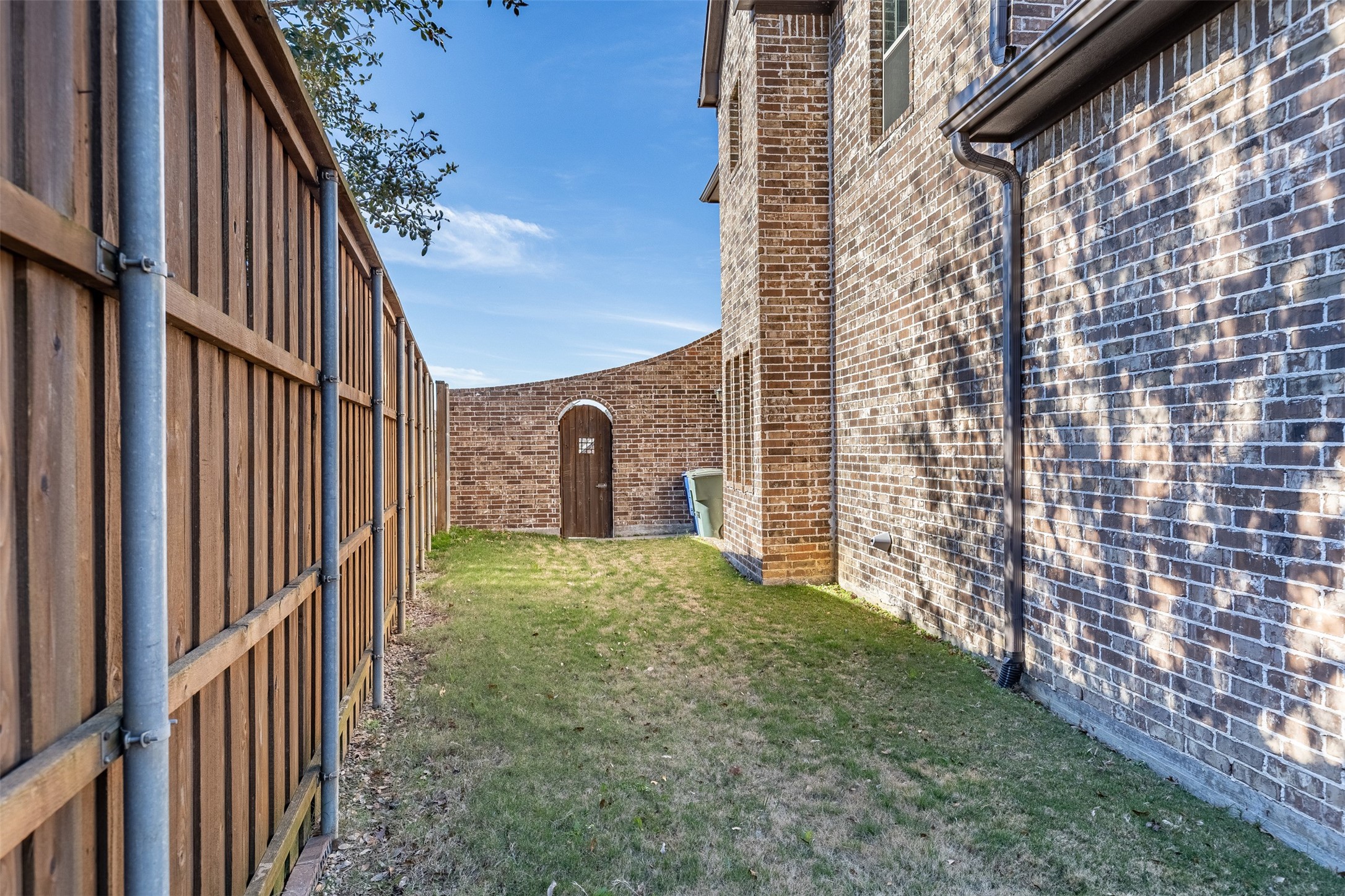 2513 Silverado Trail Sherman TX 75092