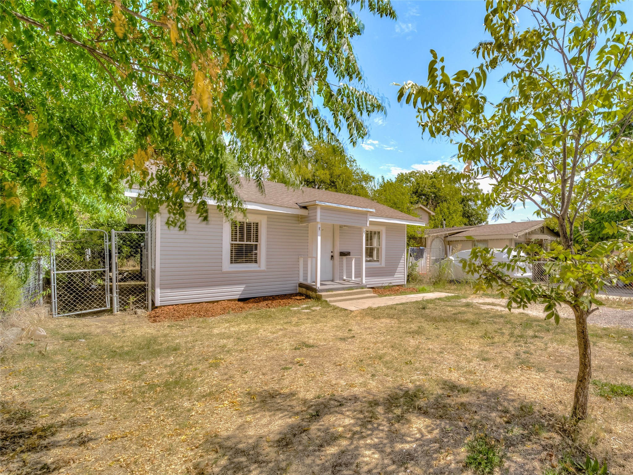 1020 W Spurgeon Street Fort Worth TX 76115