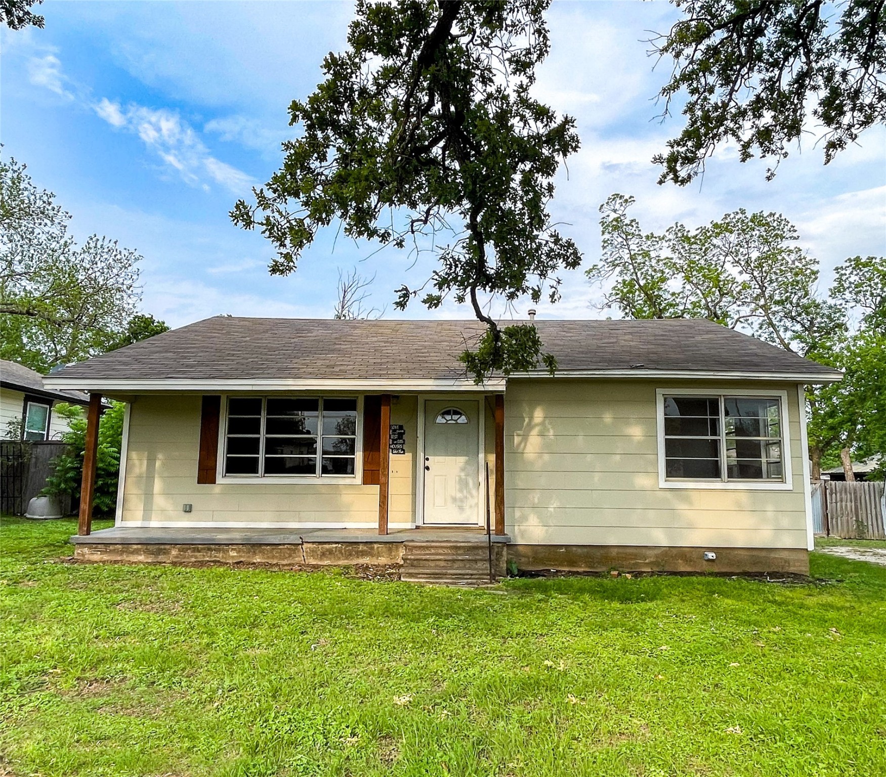 407 Bremond Street Franklin TX 77856