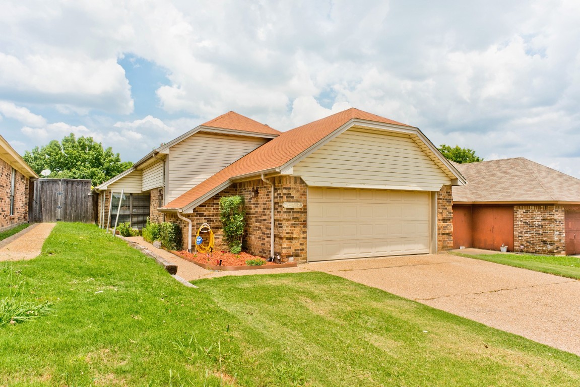 10242 Holly Grove Drive Fort Worth TX 76108