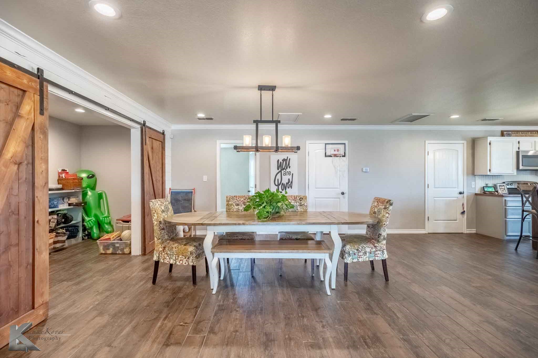 2574 County Road 162 Ovalo TX 79541