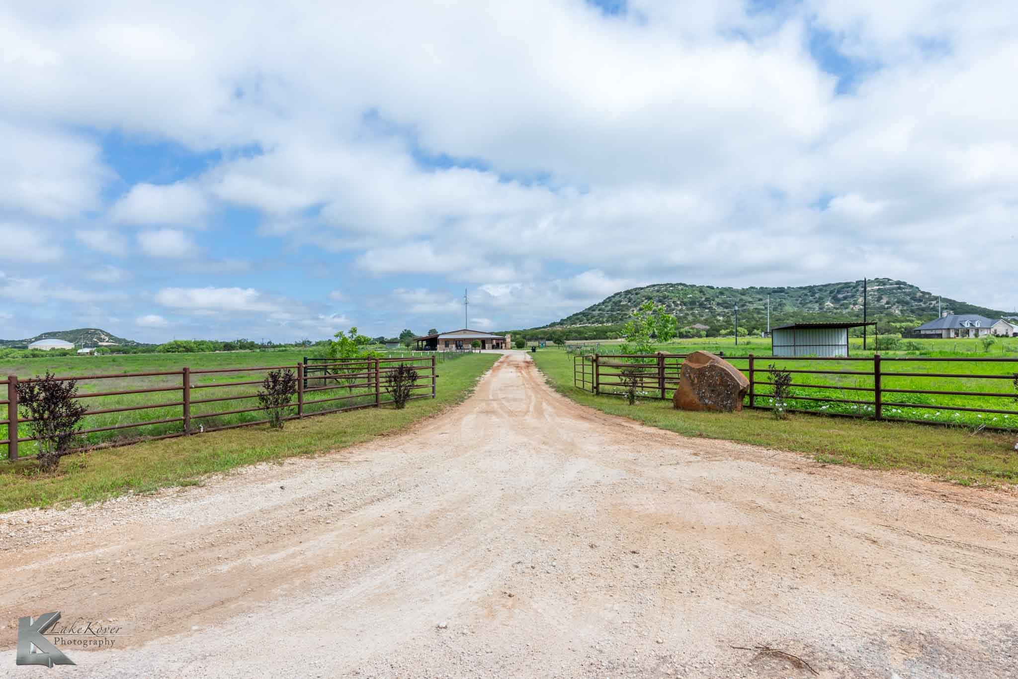 2574 County Road 162 Ovalo TX 79541