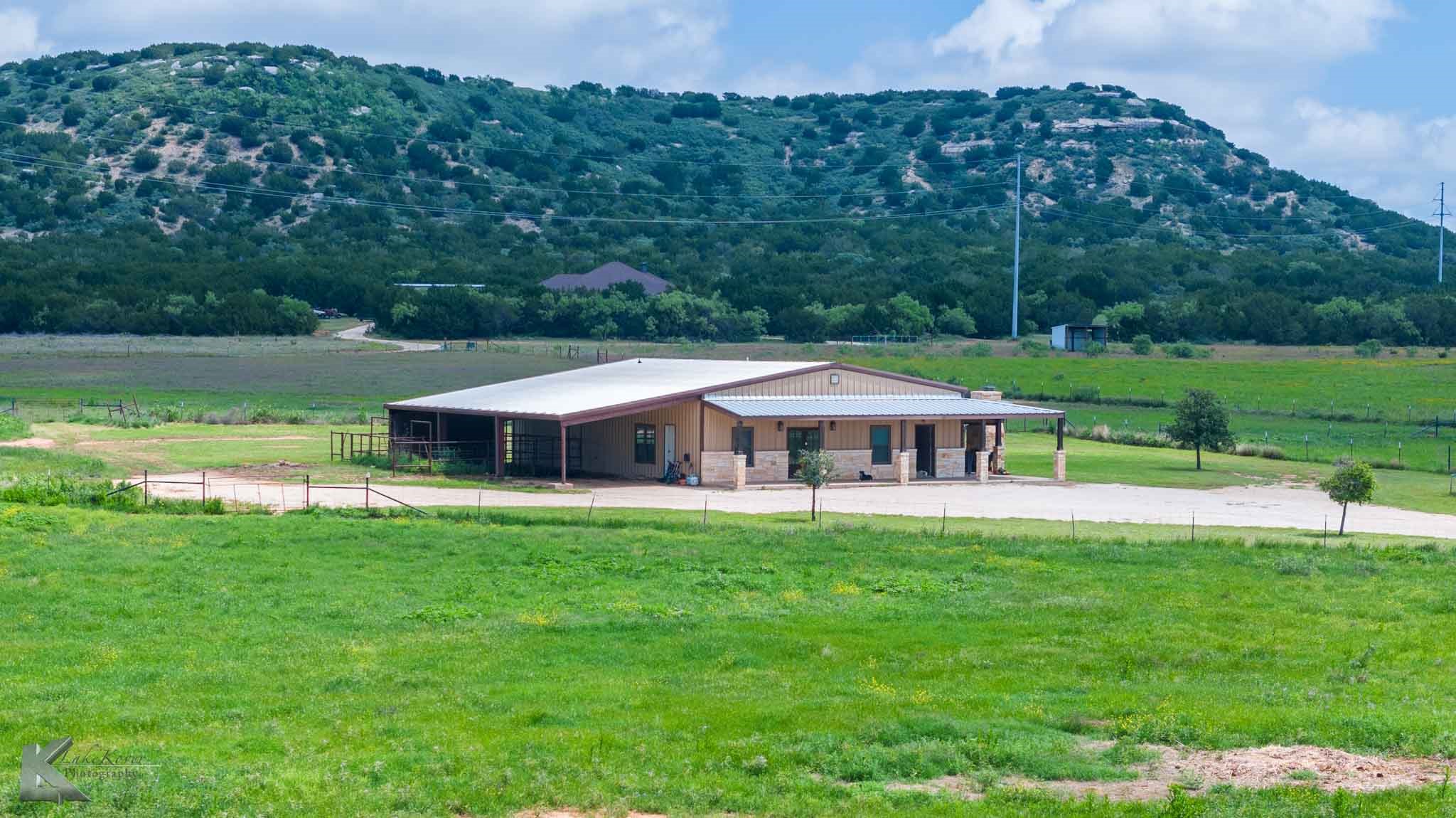 2574 County Road 162 Ovalo TX 79541