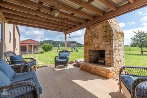 2574 County Road 162 Ovalo TX 79541