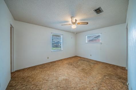 806 E Coral Way Grand Prairie TX 75051