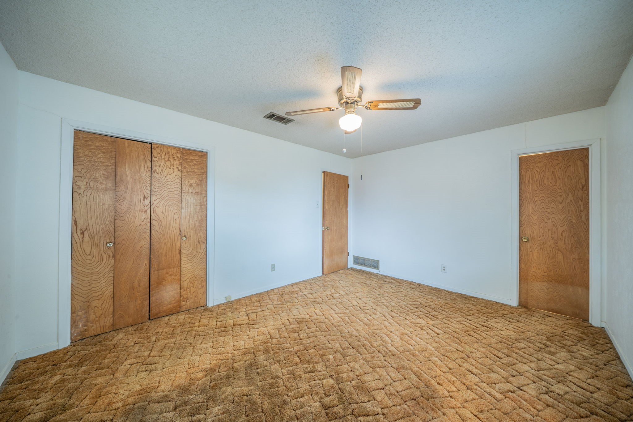 806 E Coral Way Grand Prairie TX 75051