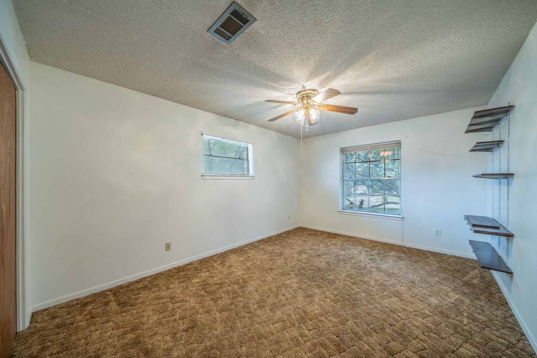 806 E Coral Way Grand Prairie TX 75051