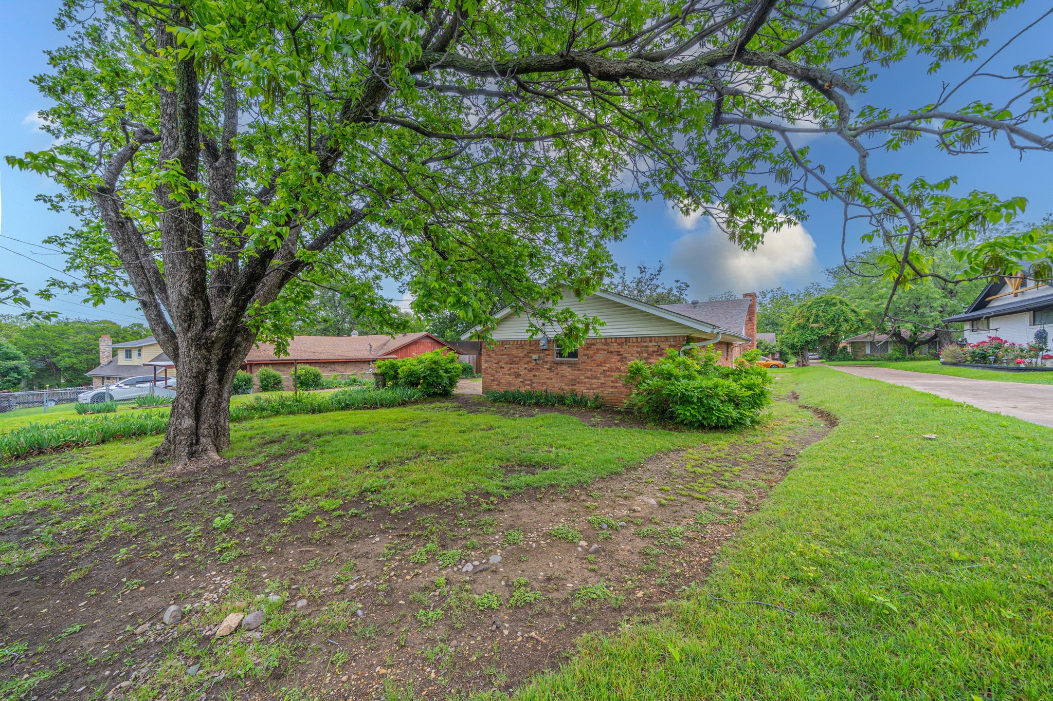 806 E Coral Way Grand Prairie TX 75051