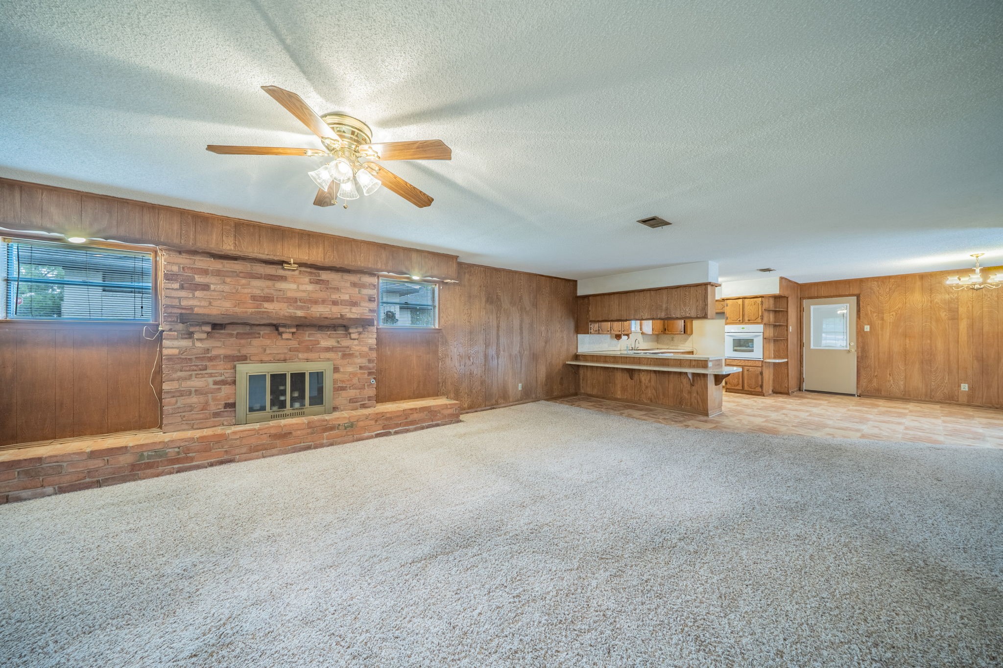 806 E Coral Way Grand Prairie TX 75051