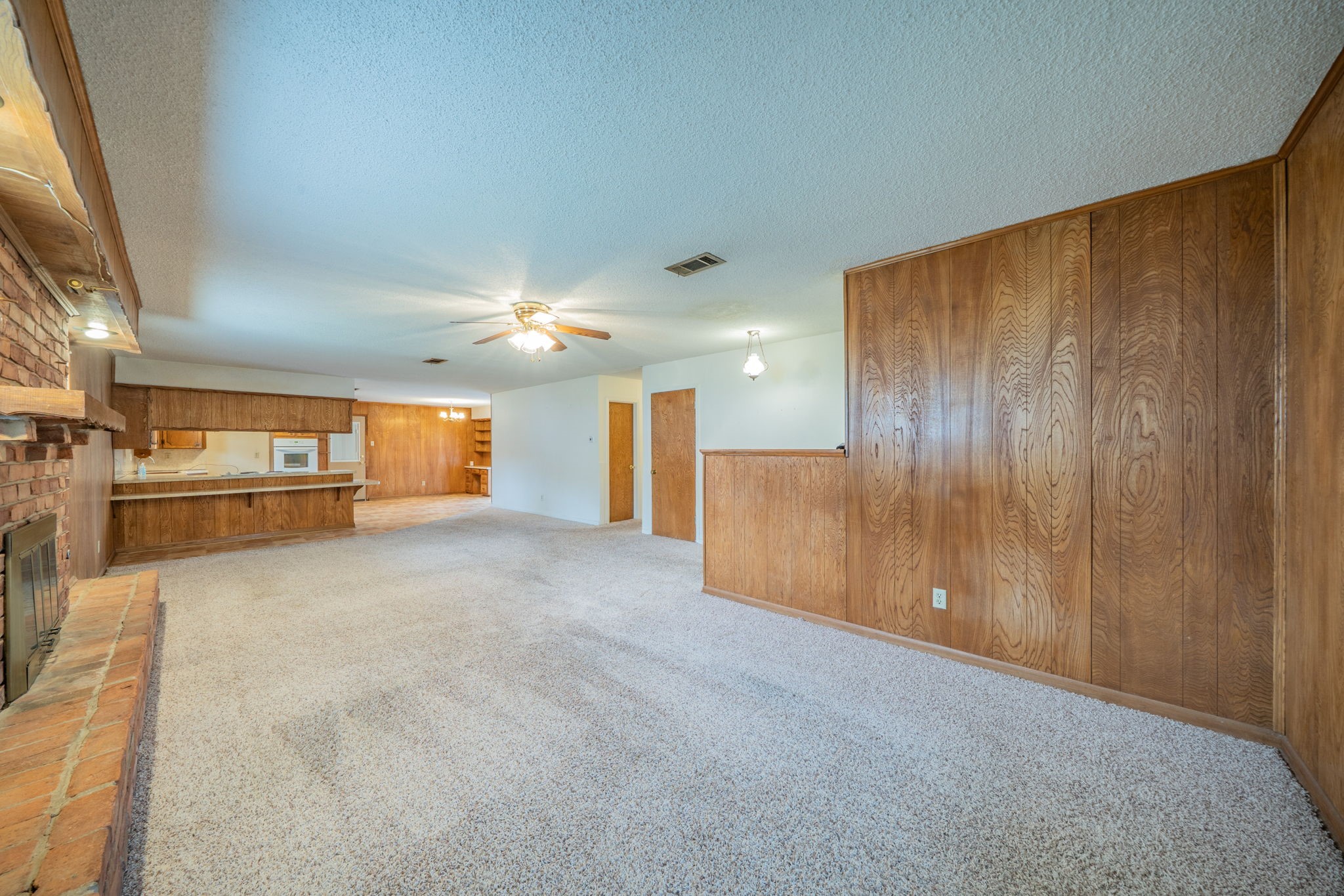 806 E Coral Way Grand Prairie TX 75051