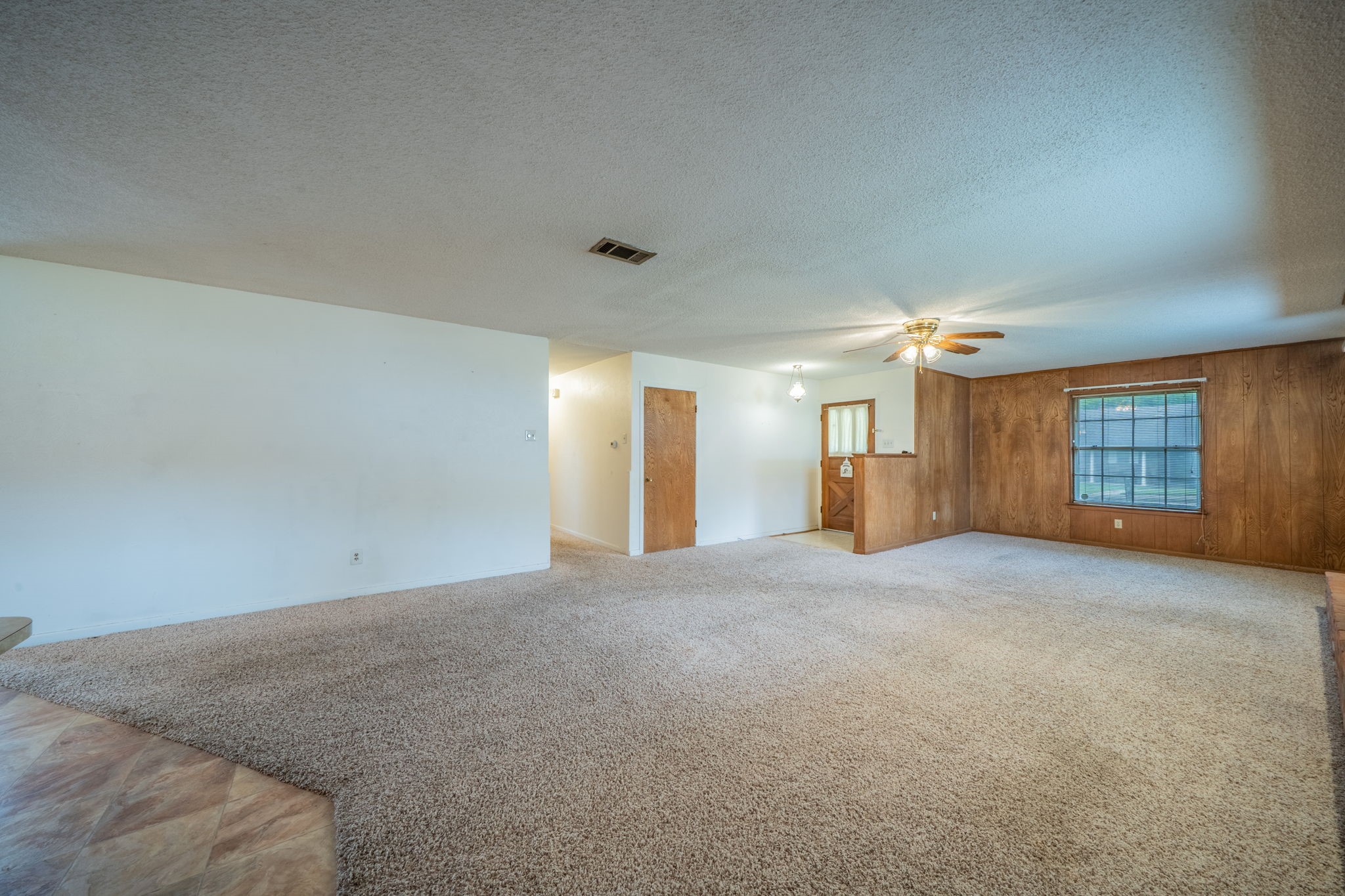 806 E Coral Way Grand Prairie TX 75051